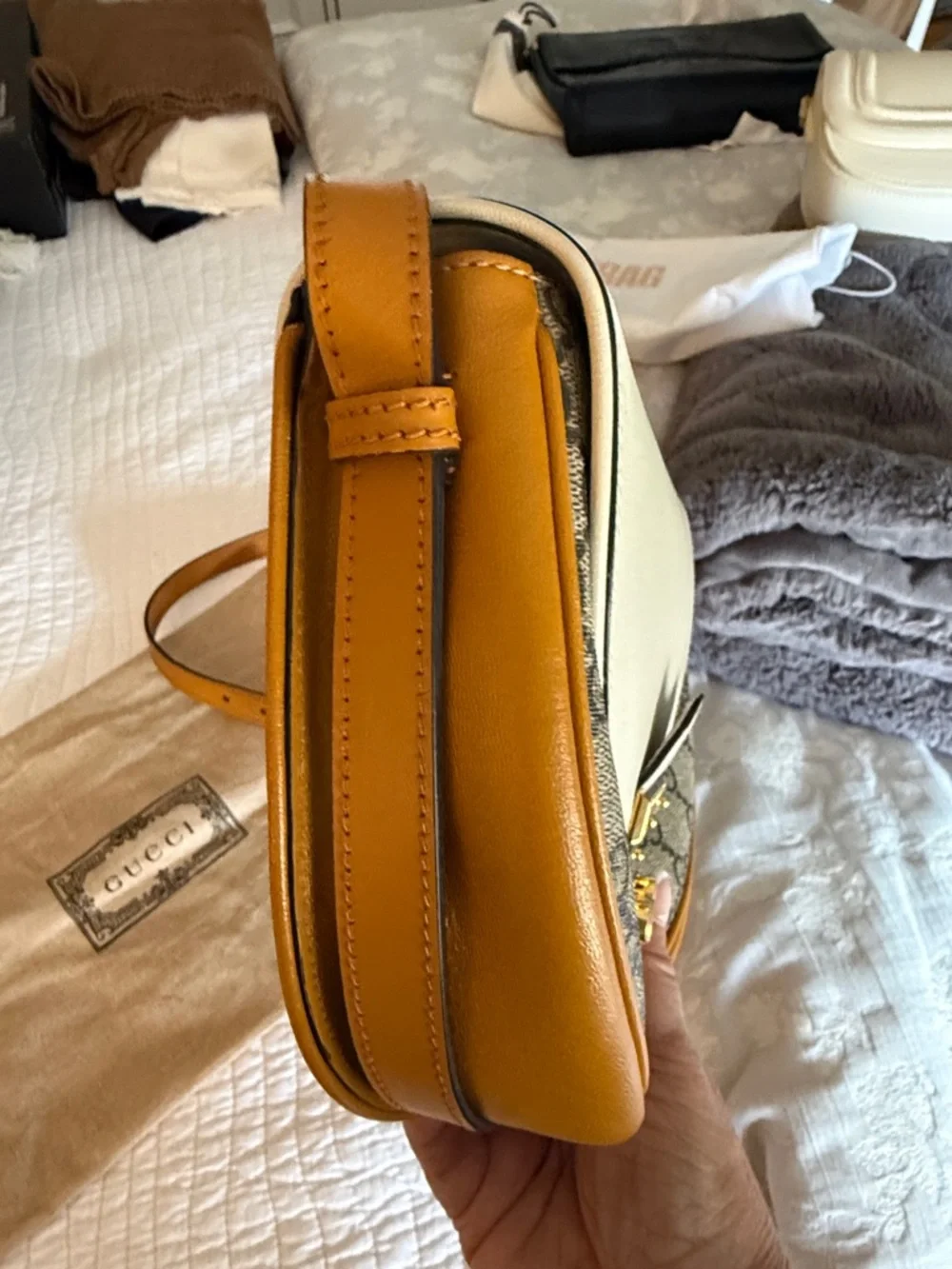 Gucci crossbody padlock, saddle, off-white, and rust - Picture 9 of 9